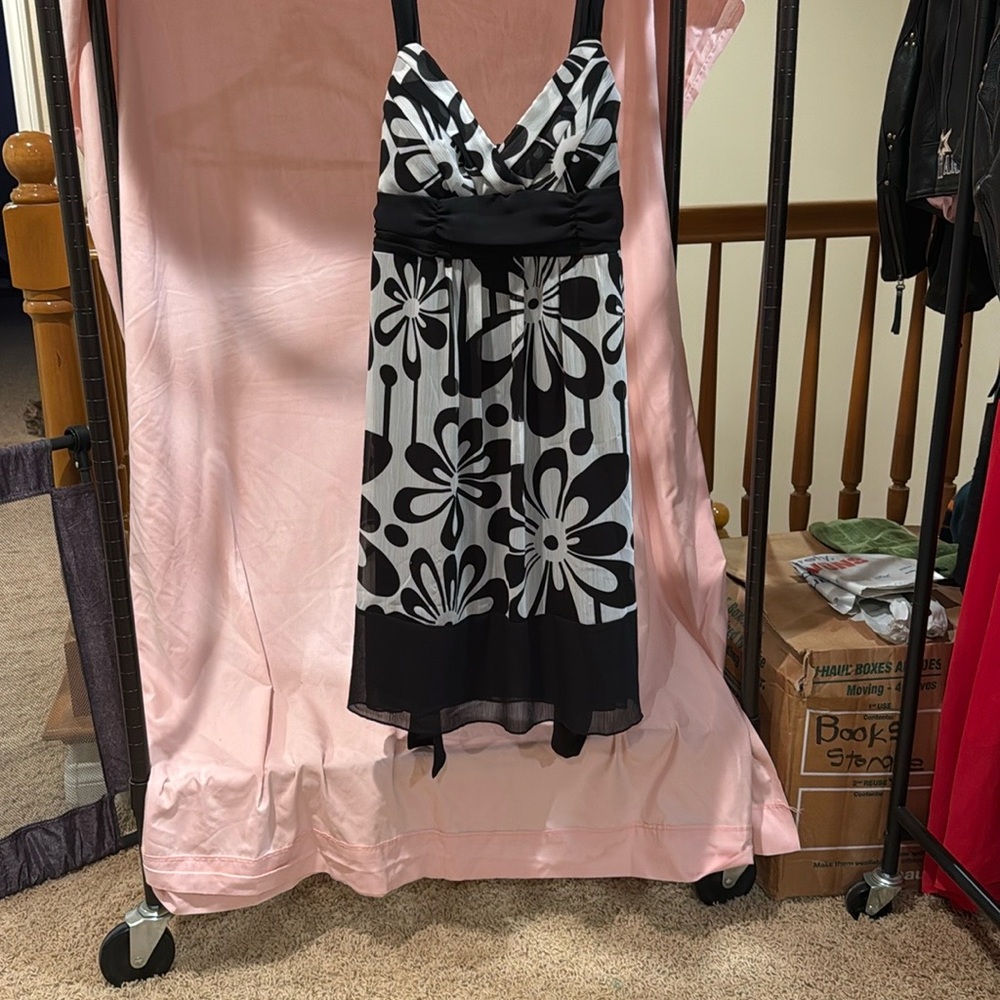 Black and White Sleeveless Sundress with V-neck for Cocktail by Trixxi